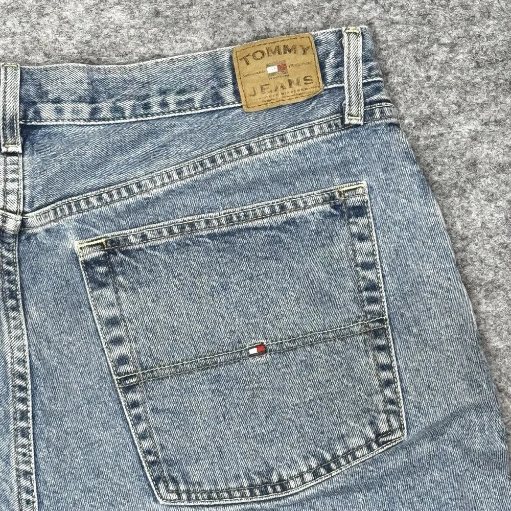Tommy Hilfiger Mens 38‎ Light Wash Denim Shorts Vintage 90s Baggy Blue